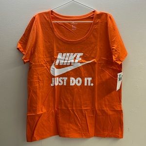 Nike T-shirt Women XXL Size Orange NWT
